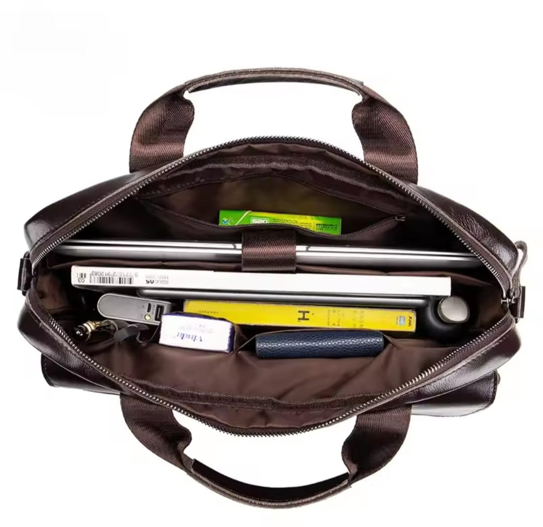 Executive Leather Men’s Briefcase – Elegant, Spacious Shoulder Bag with Organized Pockets for Daily Use