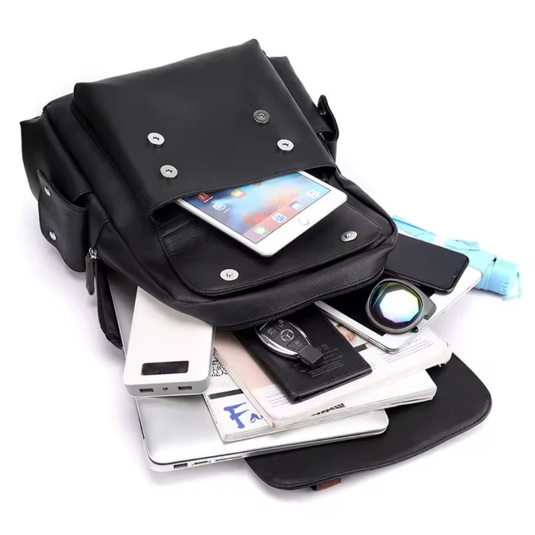 Vintage Backpack Messenger Bag with Buckle Closure – Timeless & Versatile Design