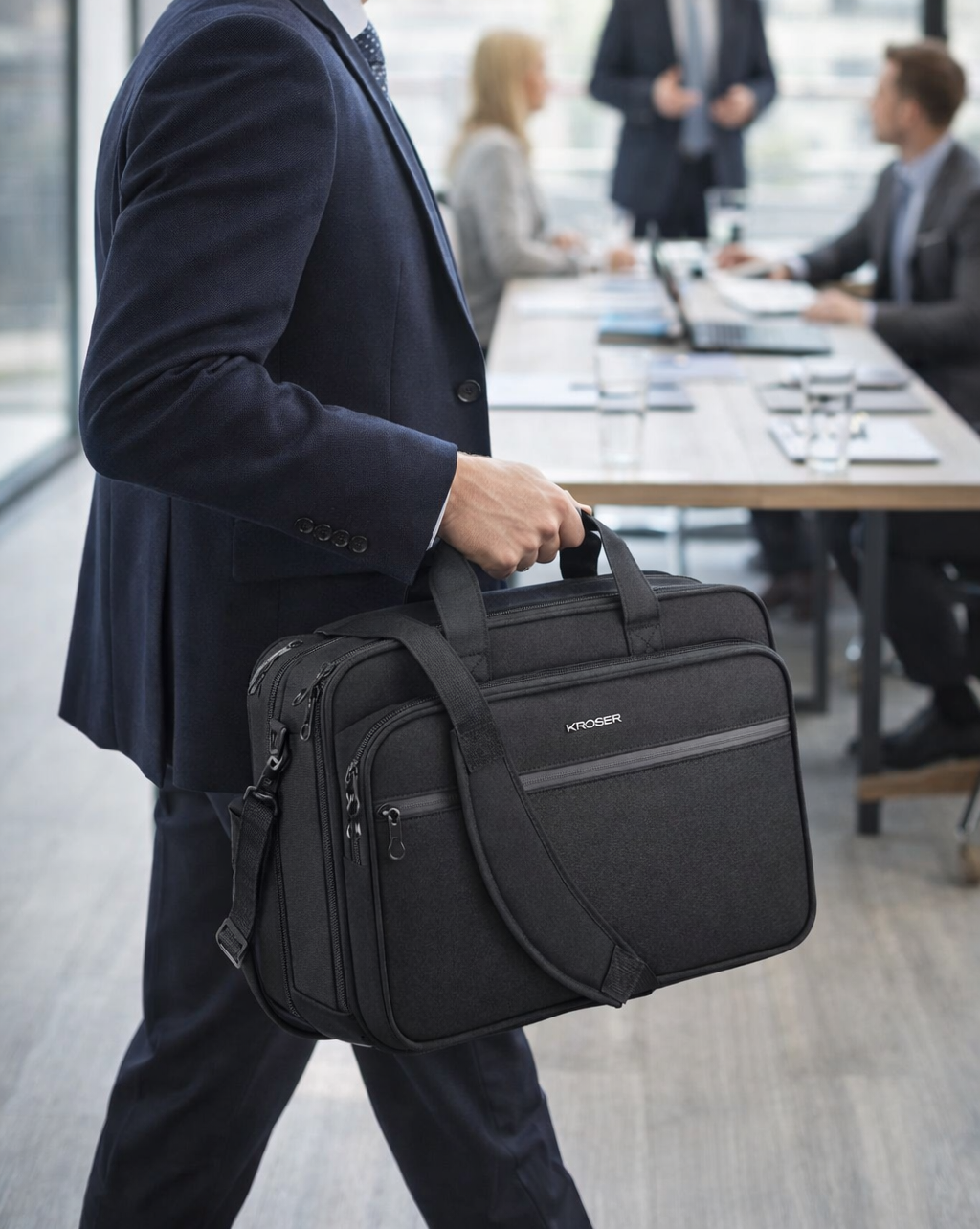 Business Laptop Briefcase - 17 Inch - Water-Resistant - Expandable & RFID Protected