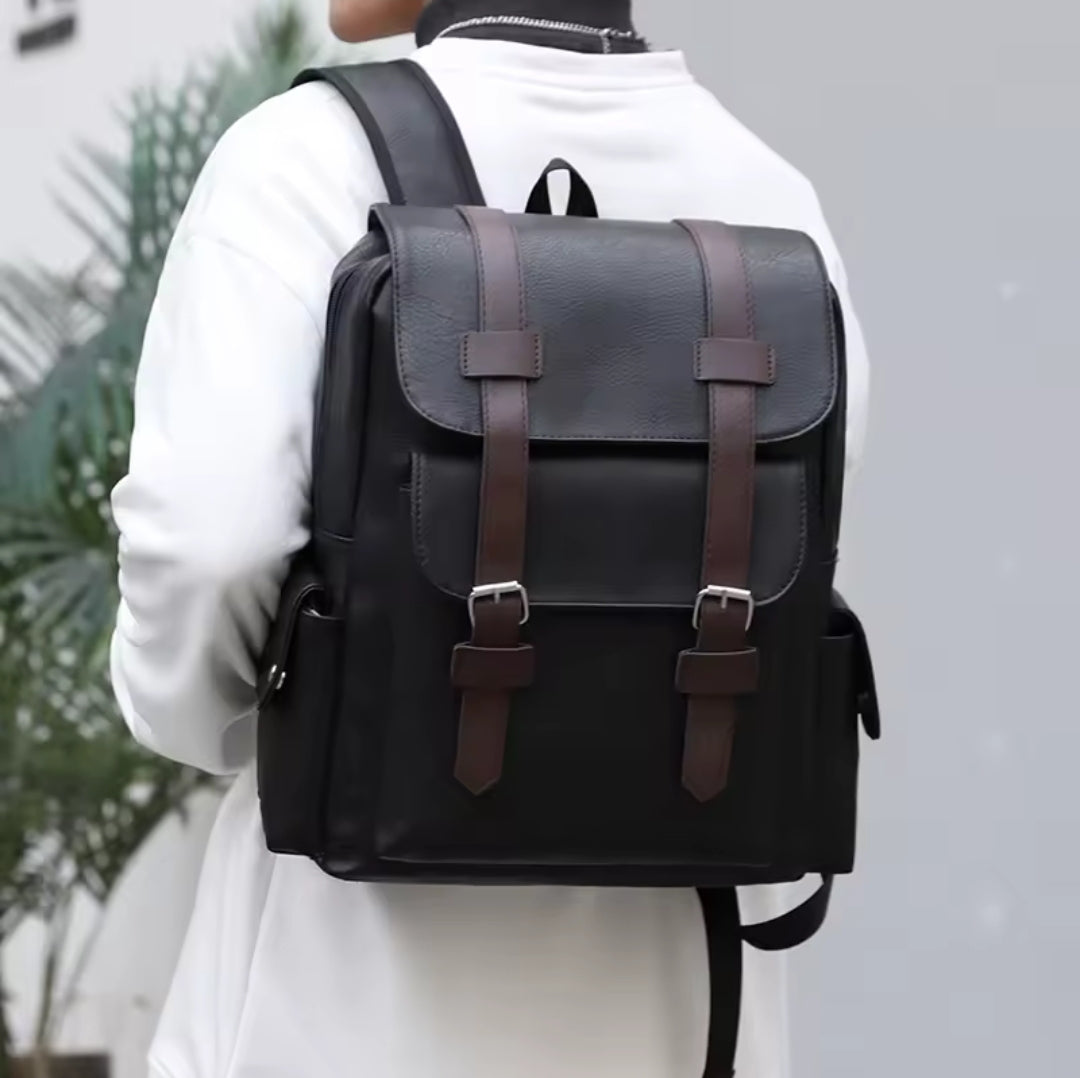Vintage Backpack Messenger Bag with Buckle Closure – Timeless & Versatile Design