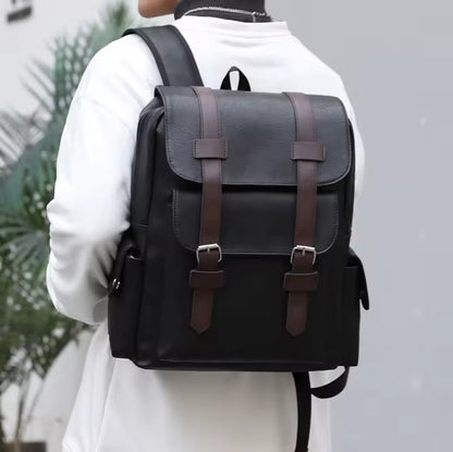 Vintage Backpack Messenger Bag with Buckle Closure – Timeless & Versatile Design